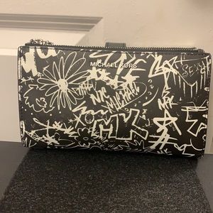 MICHAEL KORS Graffiti NYC wallet